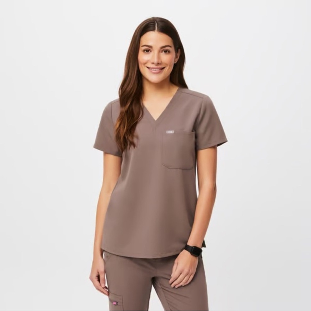Figs Women's Short Sleeve V-Neck Top - Brown